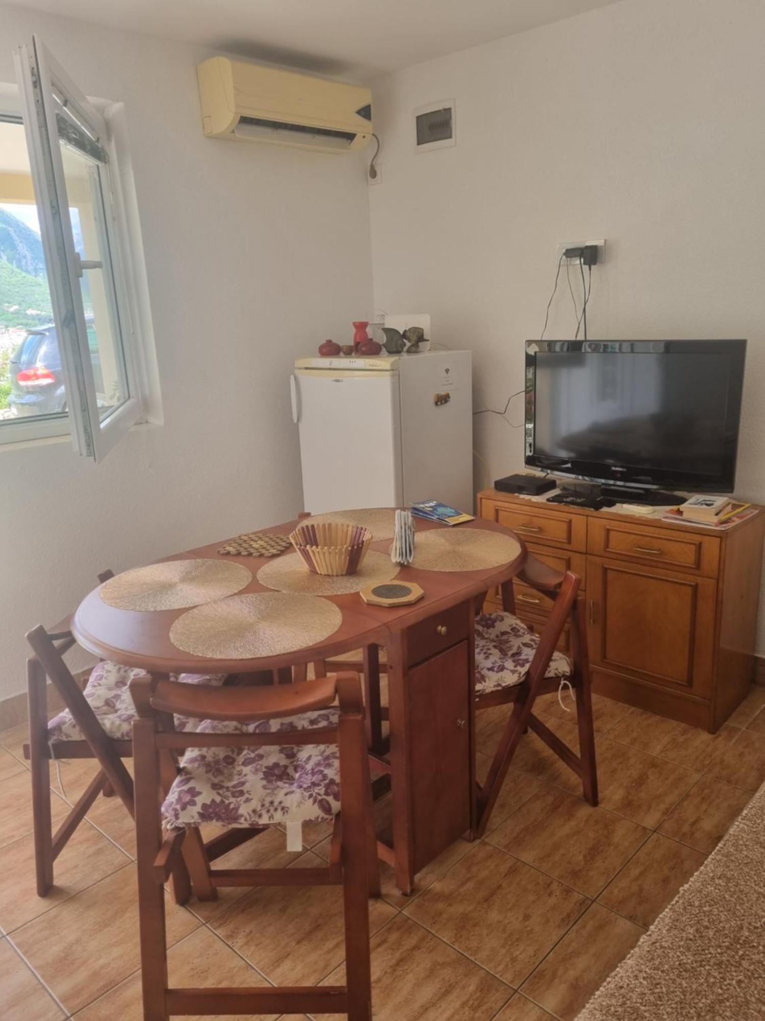 Apartment Jelena Kotor Eksteriør billede